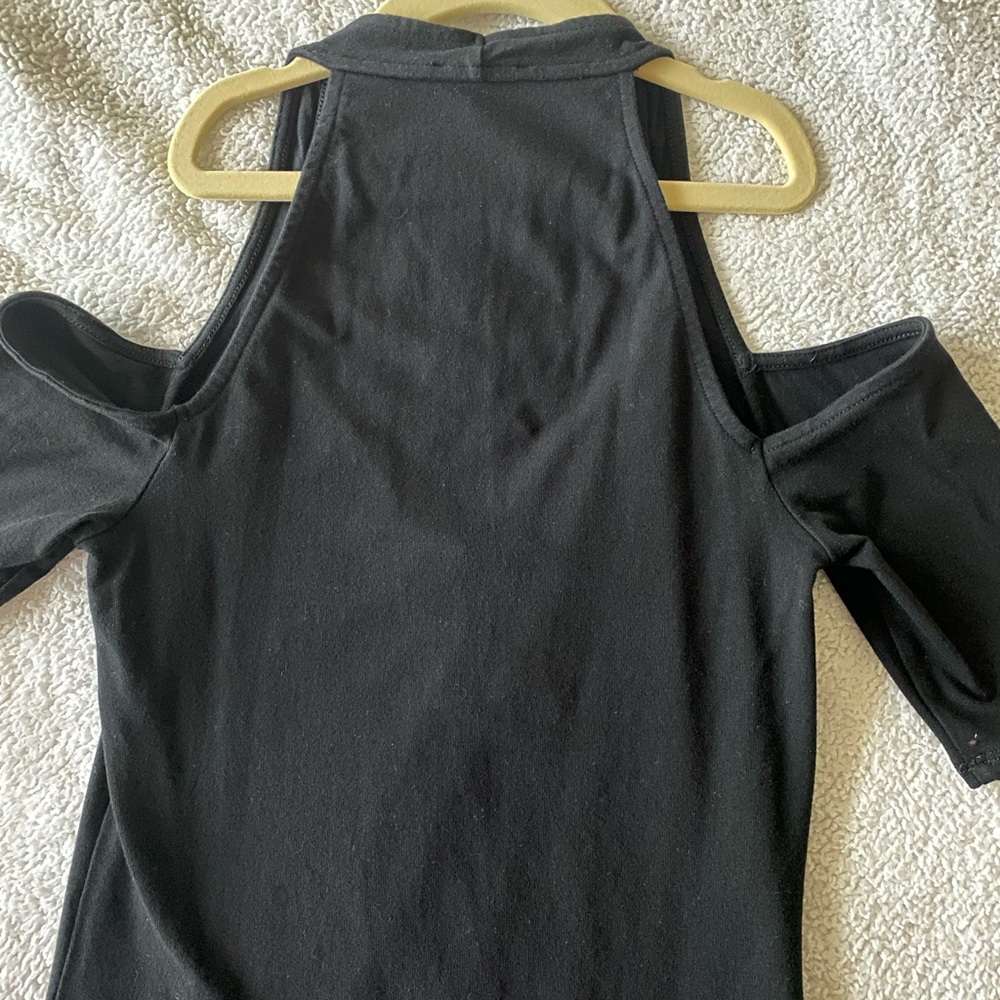 Express cold shoulder top - Picture 3 of 6